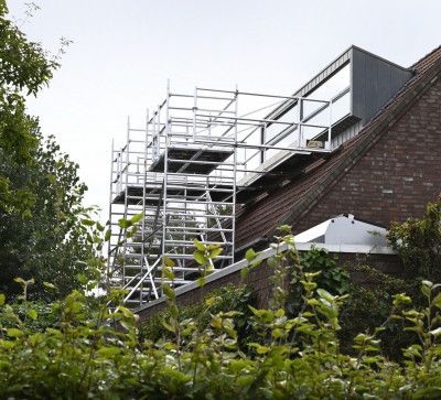 Roof window scaffolding
